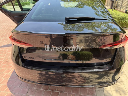 سكودا اوكتافيا A8 2025 أسود أوتوماتيك مستعملة للبيع في الشروق - 10