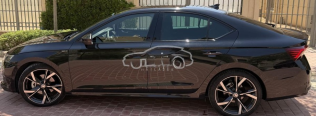 سكودا اوكتافيا A8 2025 أسود أوتوماتيك مستعملة للبيع في الشروق