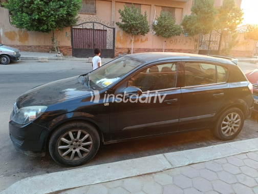 Opel Astra 2008 Black Automatic Used for Sale in Greater Cairo ( Cairo + Giza) - 4