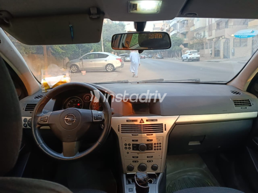 Opel Astra 2008 Black Automatic Used for Sale in Greater Cairo ( Cairo + Giza) - 6