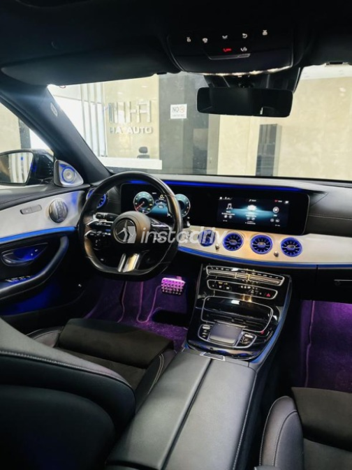 Mercedes E 200 2022 Dark Blue Automatic Used for Sale in Cairo - 8