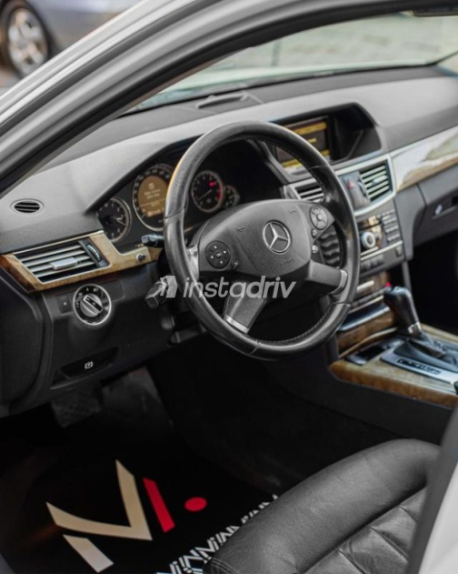 مرسيدس E 250 2011 أبيض أوتوماتيك مستعملة للبيع في دمياط - 9