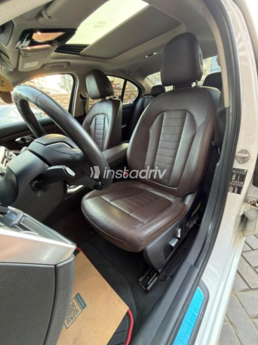 BMW 320 2020 White Automatic Used for Sale in Cairo - 9