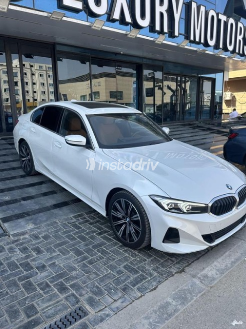 بي ام دبليو 320 2026 أبيض أوتوماتيك مستعملة للبيع في شيراتون - 2