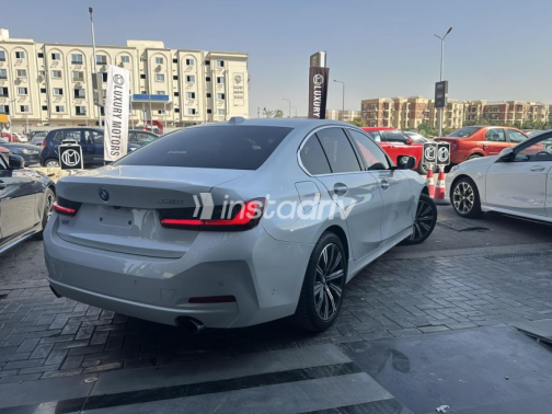 بي ام دبليو 320 2026 أبيض أوتوماتيك مستعملة للبيع في شيراتون - 7