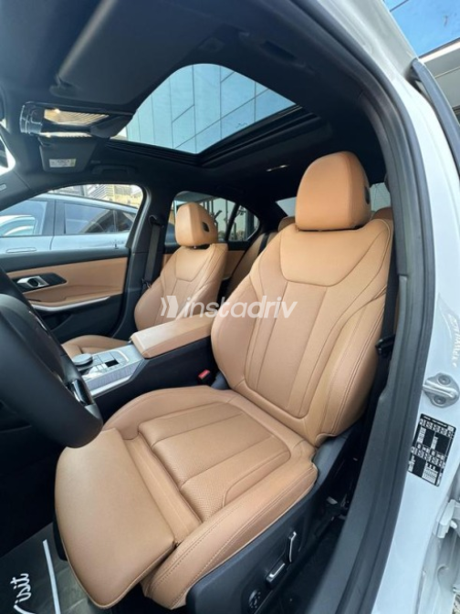 بي ام دبليو 320 2026 أبيض أوتوماتيك مستعملة للبيع في شيراتون - 9