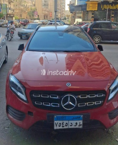 Mercedes GLA 200 2020 Red Automatic Used for Sale in Suez  - 3