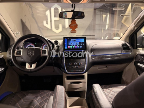 Dodge Caravan 2013 Dark Blue Automatic Used for Sale in Nasr city - 9