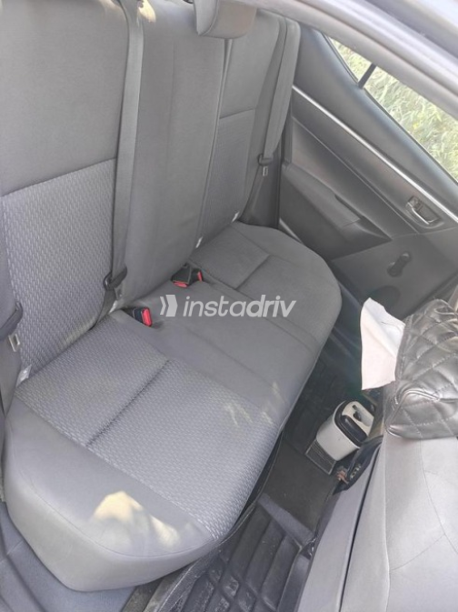 Toyota Corolla 2019 Dark Gray Automatic Used for Sale in Red Sea - 4