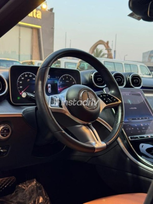 Mercedes C 180 2022 Dark Blue Automatic Used for Sale in Cairo - 4