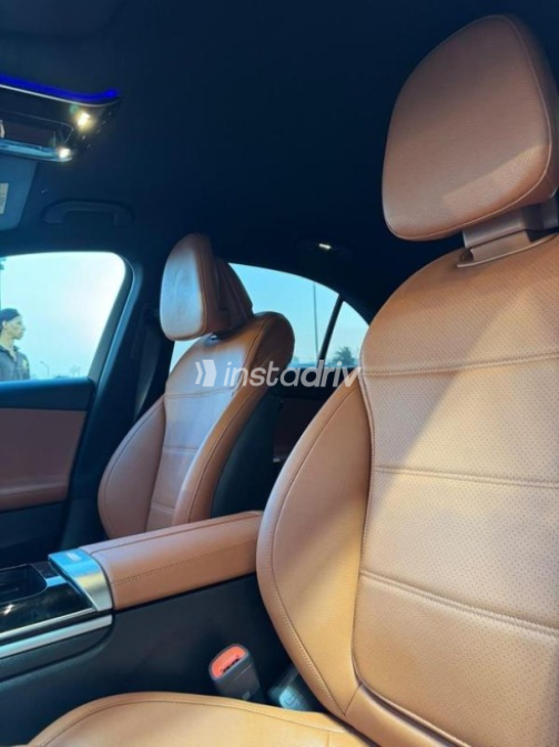 Mercedes C 180 2022 Dark Blue Automatic Used for Sale in Cairo - 9