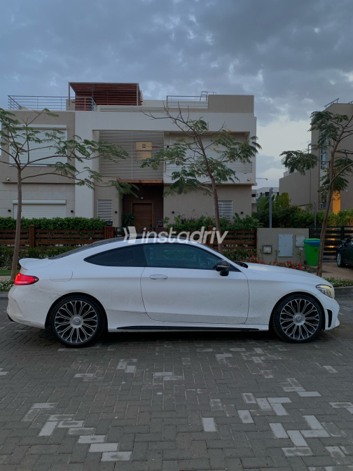 Mercedes C 200 2019 White Automatic Used for Sale in Greater Cairo ( Cairo + Giza) - 4