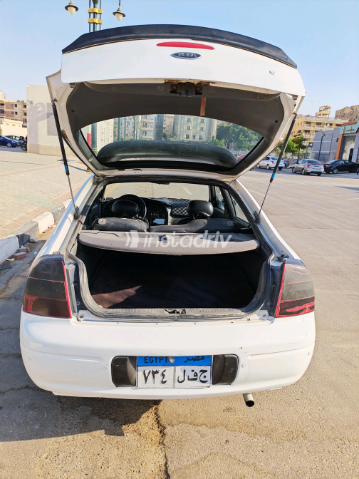 Kia Shuma 1999 White Automatic Used for Sale in Greater Cairo ( Cairo + Giza) - 4