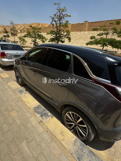 اوبل كروس لاند 2021 رمادي أوتوماتيك مستعملة للبيع في القاهرة الكبرى ( القاهرة - الجيزة) - 3