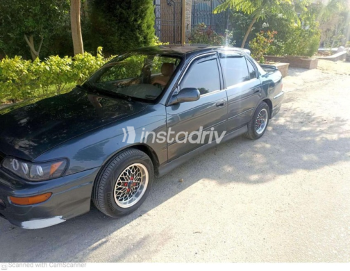 Toyota Corolla 1992 Blue Automatic Used for Sale in Cairo - 2