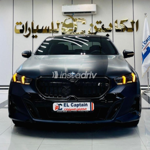 بي ام دبليو I5 2025 أسود أوتوماتيك مستعملة للبيع في القاهرة - 2