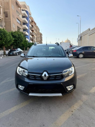رينو سانديرو  ( ستيب  واى ) 2022 رمادي أوتوماتيك مستعملة للبيع في مصر الجديدة
