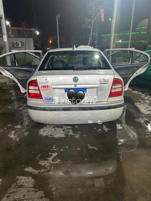 Skoda Octavia A4 2003 Silver Automatic Used for Sale in Cairo - 3