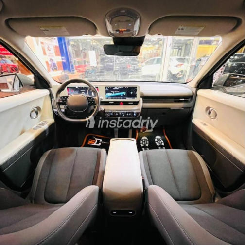 Hyundai Ioniq 2025 Silver Automatic Used for Sale in Cairo - 4