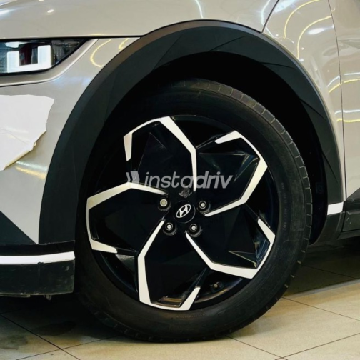 Hyundai Ioniq 2025 Silver Automatic Used for Sale in Cairo - 9