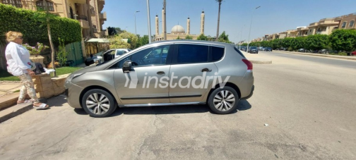 Peugeot 2008 2016 Gold Manual Used for Sale in Cairo - 5