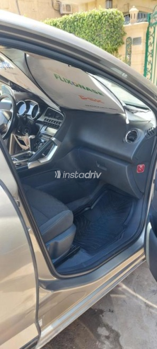 Peugeot 2008 2016 Gold Manual Used for Sale in Cairo - 7