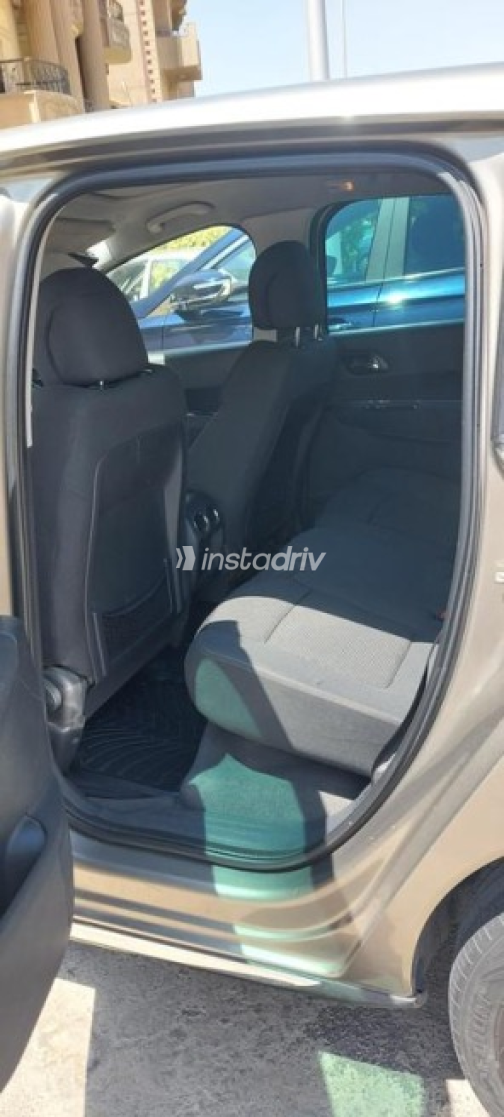 Peugeot 2008 2016 Gold Manual Used for Sale in Cairo - 8