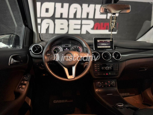 مرسيدس B 180 2014 أسود أوتوماتيك مستعملة للبيع في القاهرة - 4
