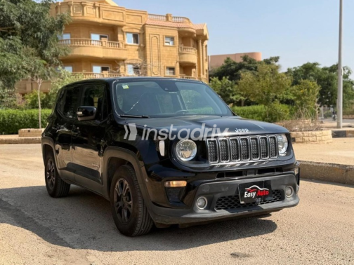 جيب رينيجيد 2021 أسود أوتوماتيك مستعملة للبيع في مدينة نصر - 4