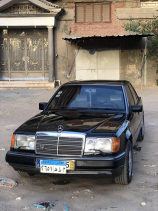 مرسيدس E 200 1991 أسود أوتوماتيك مستعملة للبيع في الدلنجات