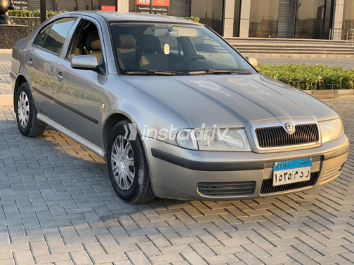سكودا اوكتافيا A4 2008 ذهبي يدوي مستعملة للبيع في العاشر من رمضان - 1