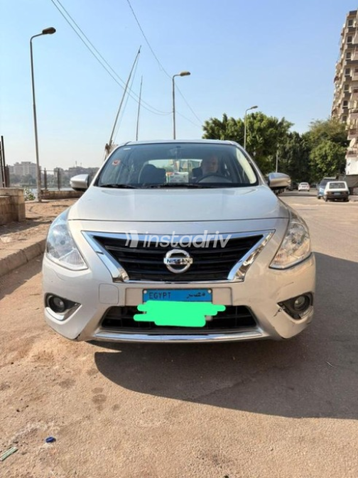 Nissan Sunny 2023 Silver Manual Used for Sale in Cairo - 8