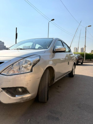 Nissan Sunny 2023 Silver Manual Used for Sale in Cairo