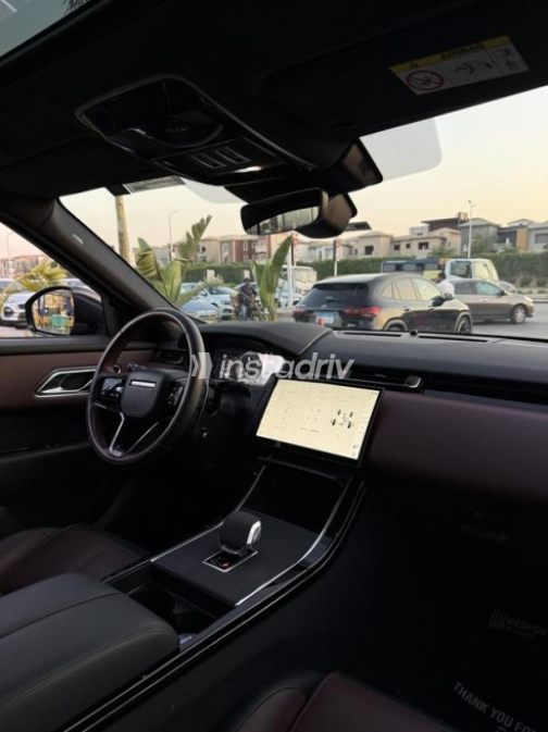 Land Rover Velar 2024 Gray Automatic Used for Sale in Cairo - 4