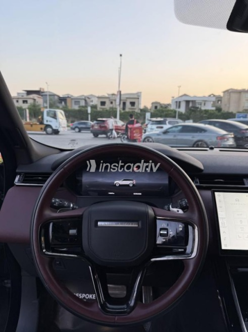 Land Rover Velar 2024 Gray Automatic Used for Sale in Cairo - 6