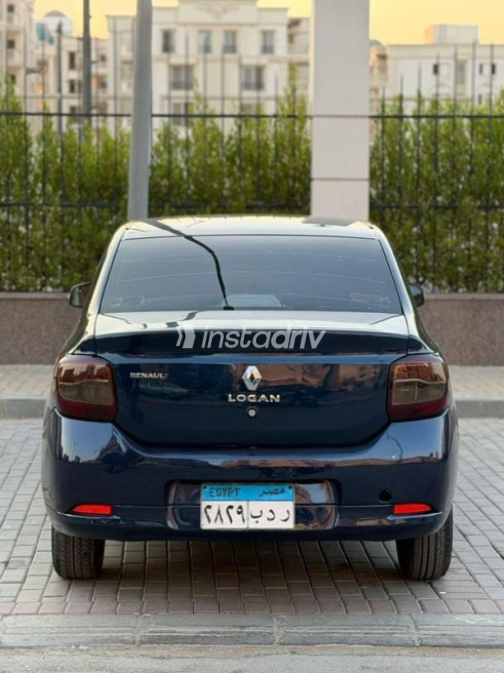 Renault Logan 2016 Dark Blue Automatic Used for Sale in Greater Cairo ( Cairo + Giza) - 5