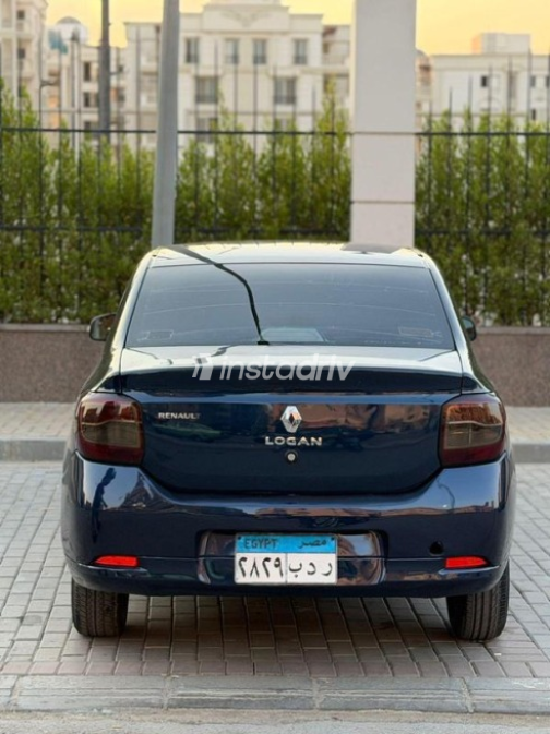 Renault Logan 2016 Dark Blue Automatic Used for Sale in Greater Cairo ( Cairo + Giza) - 6