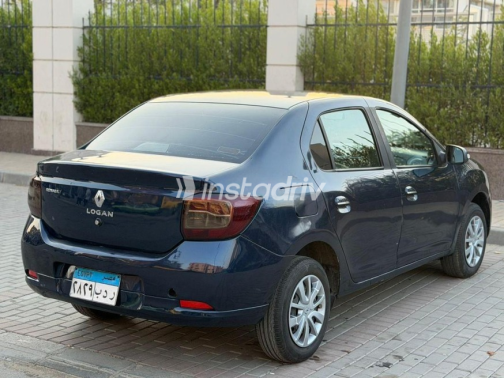 Renault Logan 2016 Dark Blue Automatic Used for Sale in Greater Cairo ( Cairo + Giza) - 7