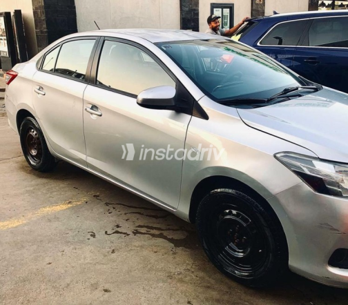 Toyota Yaris 2015 Silver Automatic Used for Sale in Greater Cairo ( Cairo + Giza) - 4