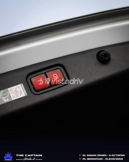 Mercedes E 200 2025 Silver Automatic Used for Sale in Sheikh Zayed City - 2