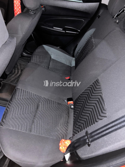 Suzuki Swift 2022 Red Automatic Used for Sale in Greater Cairo ( Cairo + Giza) - 7