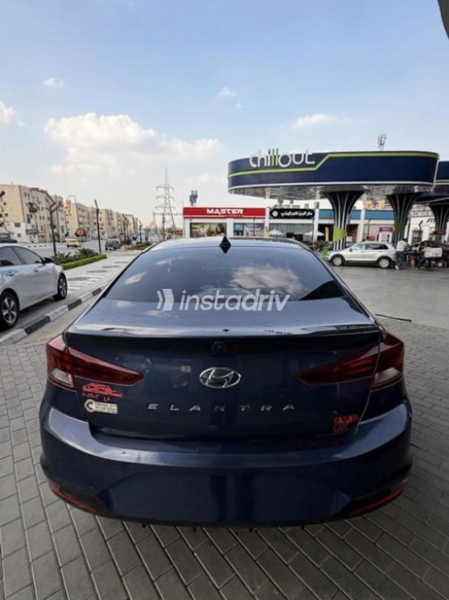 Hyundai Elantra 2019 Dark Blue Automatic Used for Sale in Cairo - 3