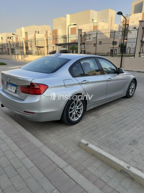 BMW 320 2013 Silver Automatic Used for Sale in Cairo - 5