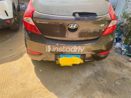 Hyundai Accent RB 2016 White Automatic Used for Sale in Nasr city - 2