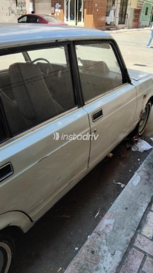 لادا 2105 1992 أبيض يدوي مستعملة للبيع في البحيرة - 2