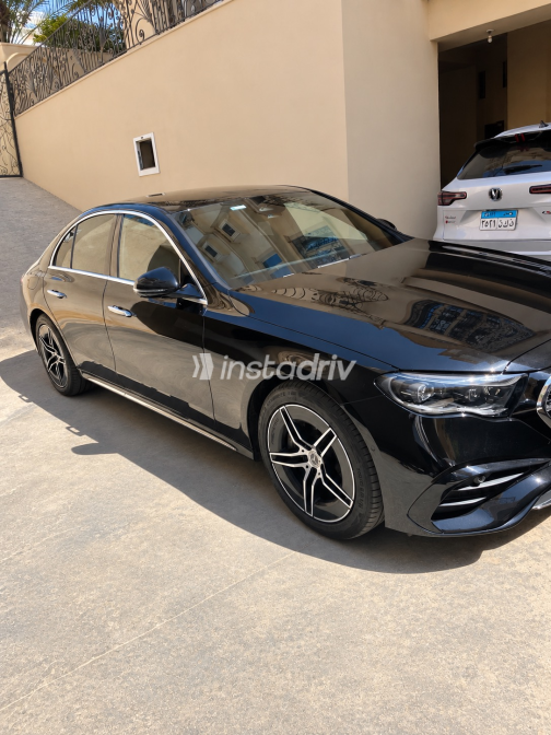 Mercedes E 200 2024 Black Automatic Used for Sale in Greater Cairo ( Cairo + Giza) - 3