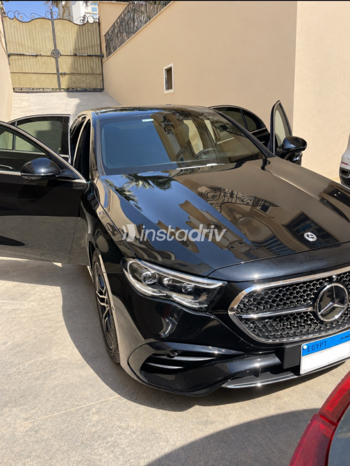 Mercedes E 200 2024 Black Automatic Used for Sale in Greater Cairo ( Cairo + Giza) - 4