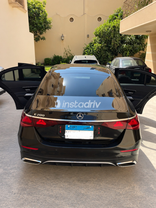Mercedes E 200 2024 Black Automatic Used for Sale in Greater Cairo ( Cairo + Giza) - 6
