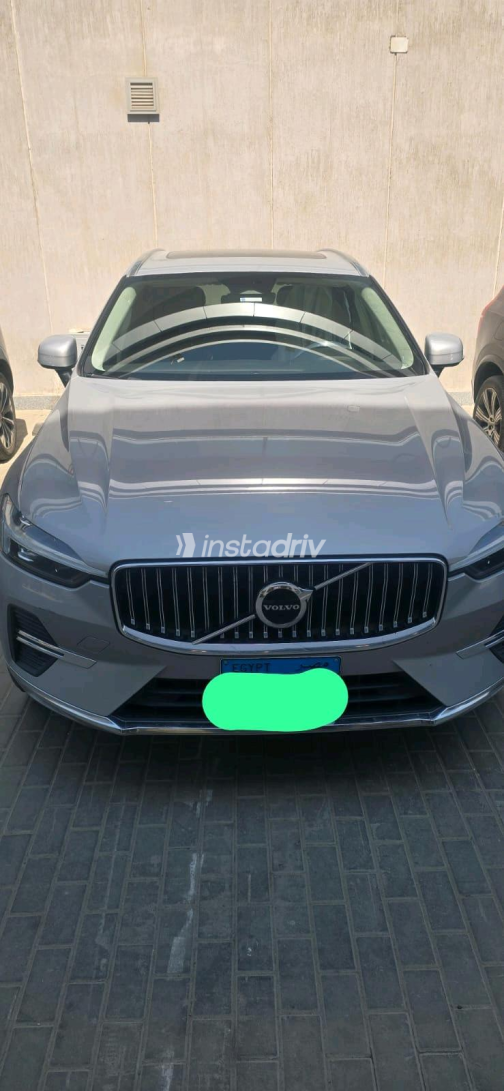 فولفو XC60 2023 فضي أوتوماتيك مستعملة للبيع في القاهرة الكبرى ( القاهرة - الجيزة) - 3