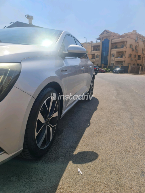 رينو ميجان 2020 فضي أوتوماتيك مستعملة للبيع في القاهرة الكبرى ( القاهرة - الجيزة) - 2